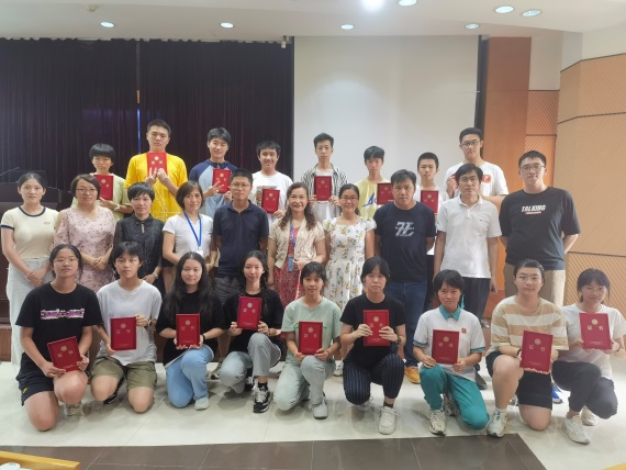 D:\科普\(chéng)2023\2022學(xué)年英才計(jì)劃\2023-7 暑假營(yíng)\20230722結(jié)營(yíng)匯報(bào)-照片\微信圖片_20230724095803.jpg