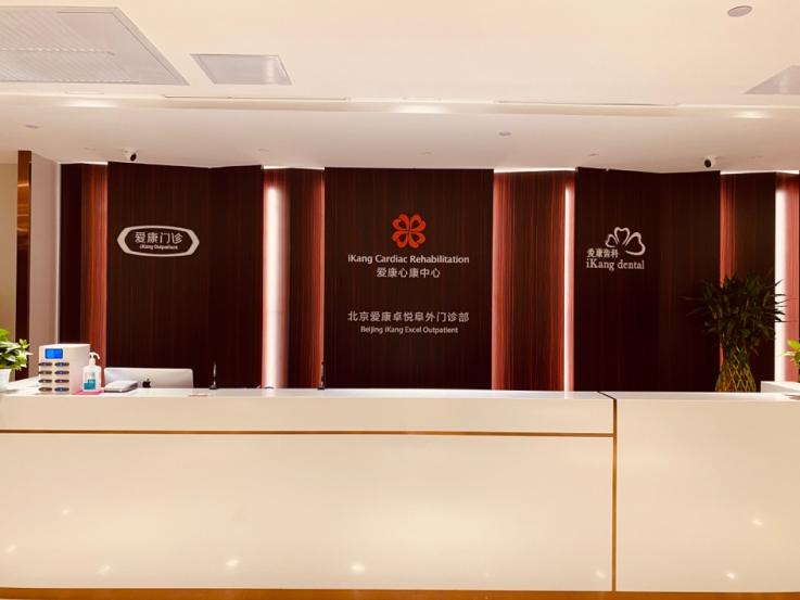 圖片包含 室內(nèi), 天花板, 窗戶, 大
描述已自動(dòng)生成